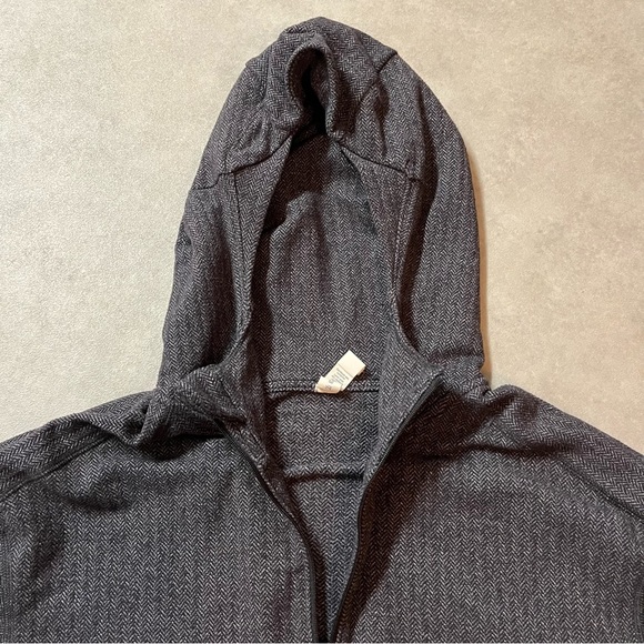 Lululemon Herringbone Zip Up Jacket
LARGE. 1/4 zip - Picture 4 of 8